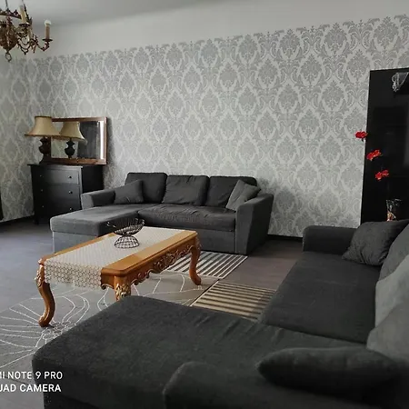 Chelsea Roosi 11 Apartment *