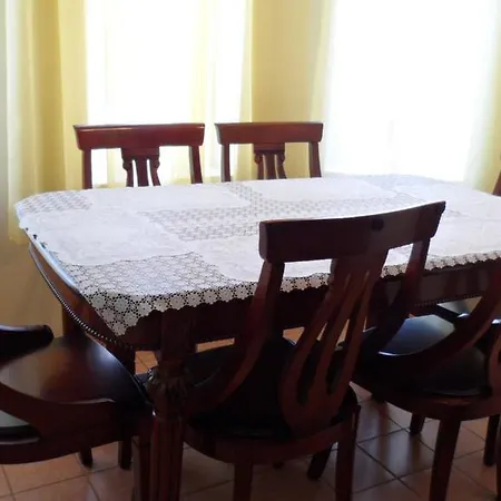 Chelsea Roosi 11 Apartamento