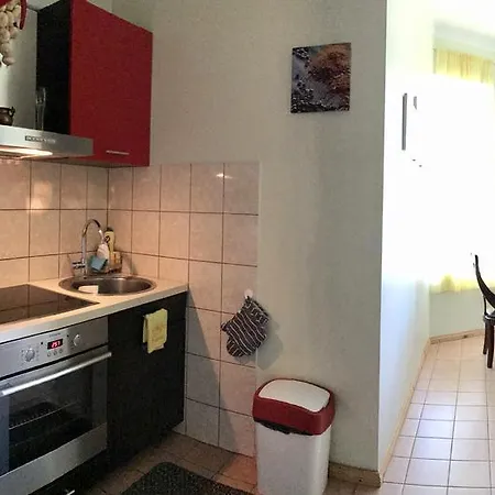 Chelsea Roosi 11 Apartment *