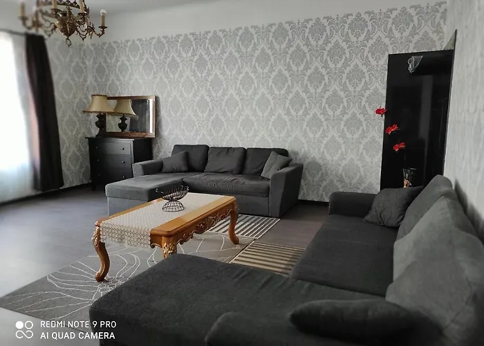 Chelsea Roosi 11 شقة *