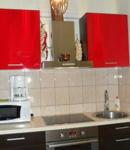 Chelsea Roosi 11 * بارنو