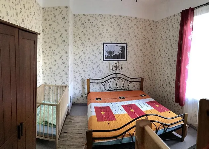 Chelsea Roosi 11 بارنو